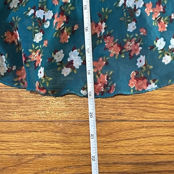 Full Tilt Cropped Flowy Tank Sz L - Picture 5 of 7